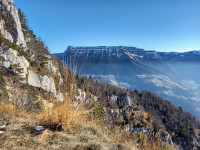 Du sommet, falaise magnifique à gauche